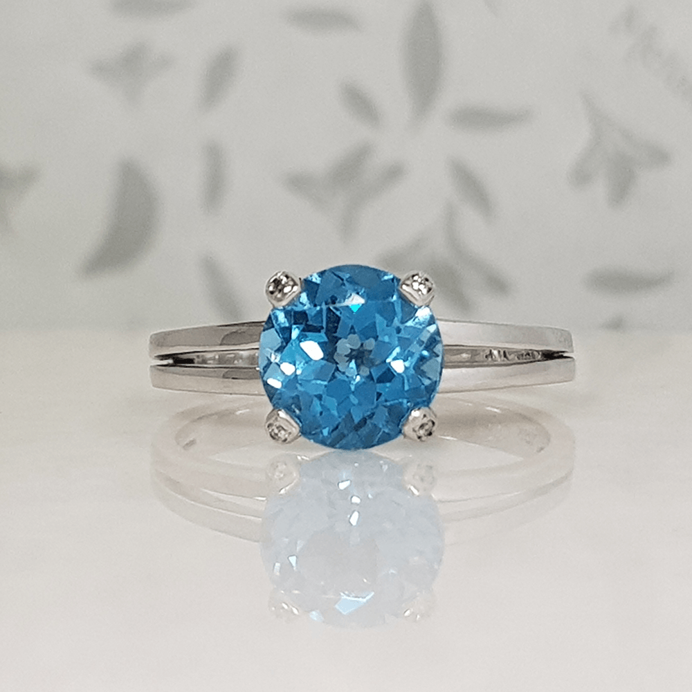 Sortija Topacio Swiss Blue y Diamantes