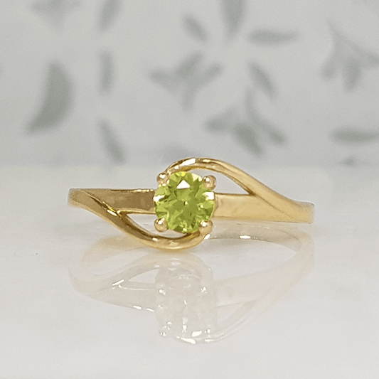 Sortija Peridot Cruzado