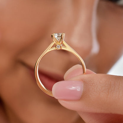 Anillo Clasico con dos brillantes